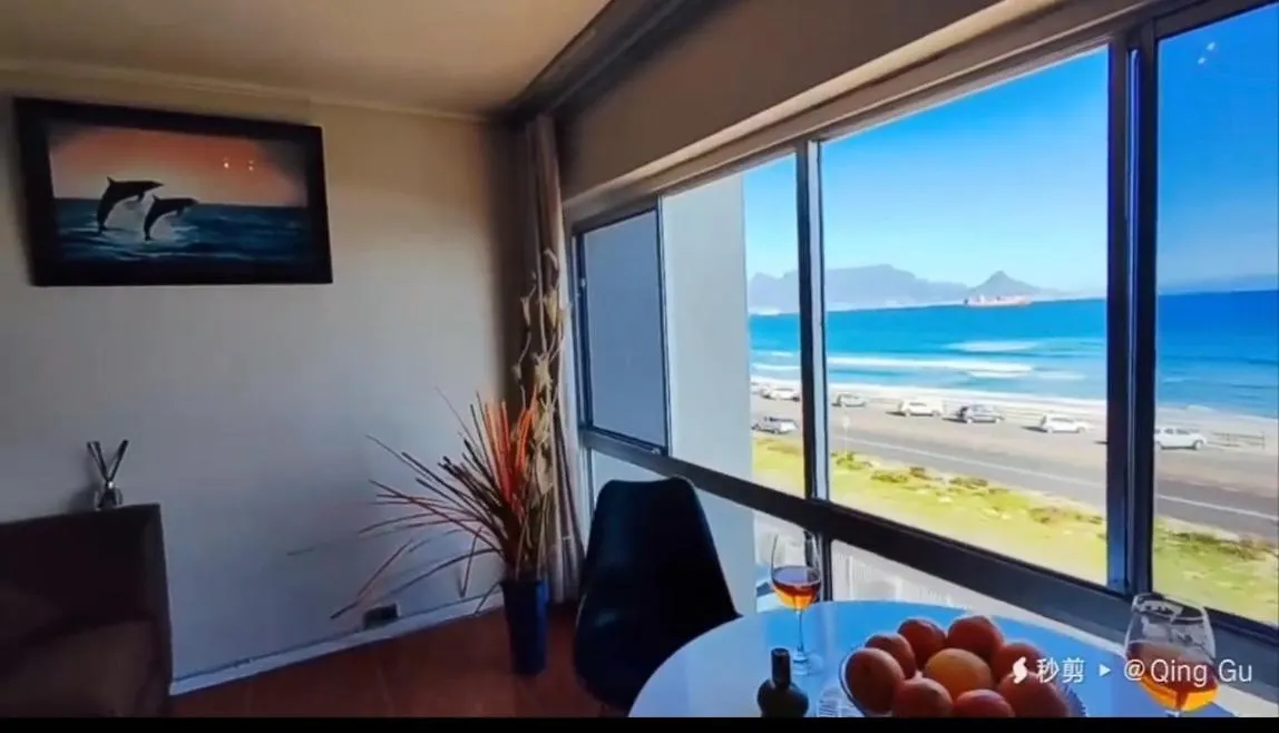 Zeezicht 303 Apartment Bloubergstrand 0*,  South Africa