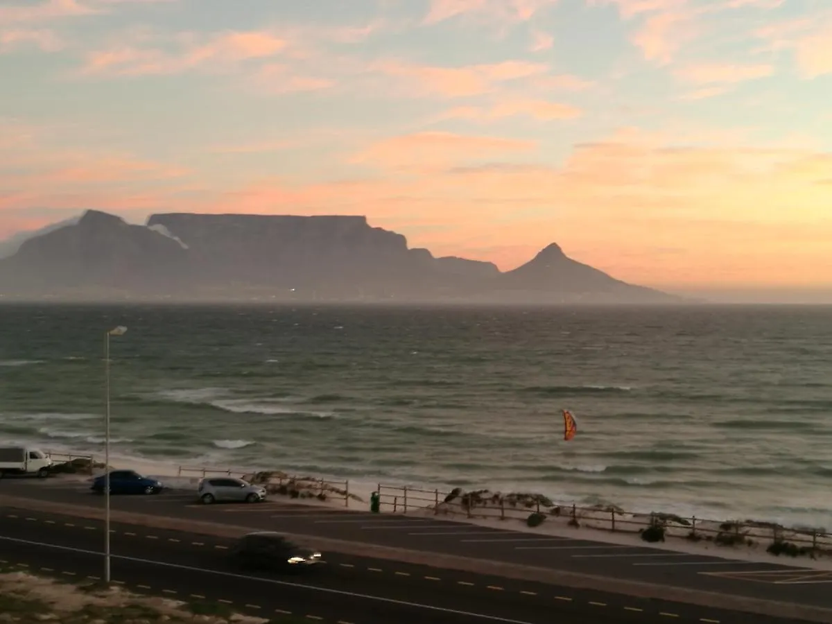 Zeezicht 303 Apartment Bloubergstrand South Africa
